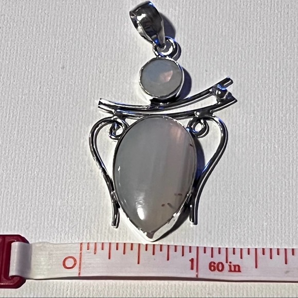 Handmade Indian Rainbow Moonstone Pendant - Picture 6 of 8